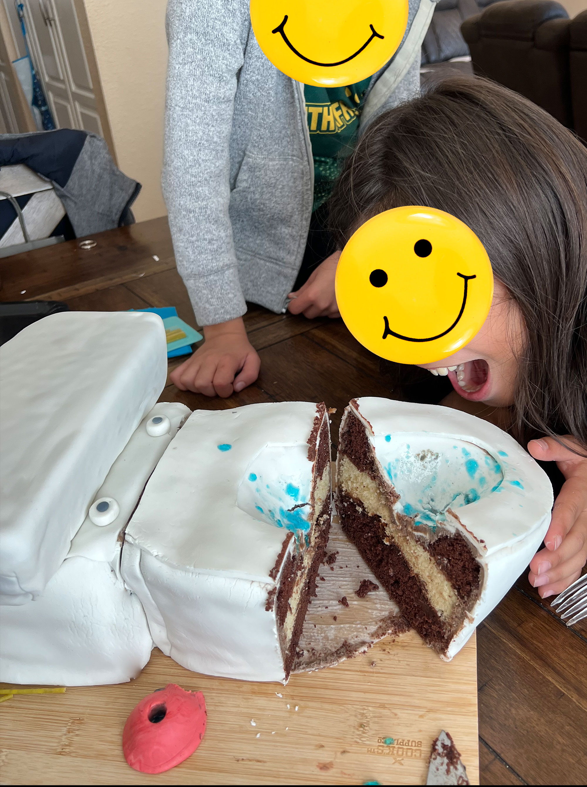 birthday cake showing a mermaid and a crab